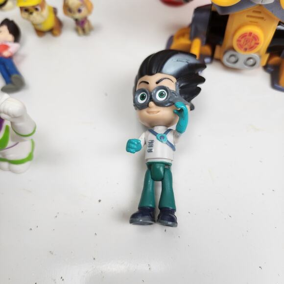 Massive Lot of 48 Pieces Fast Food Happy Meal Toys Basketball Paw Patrol & More - Picture 10 of 15